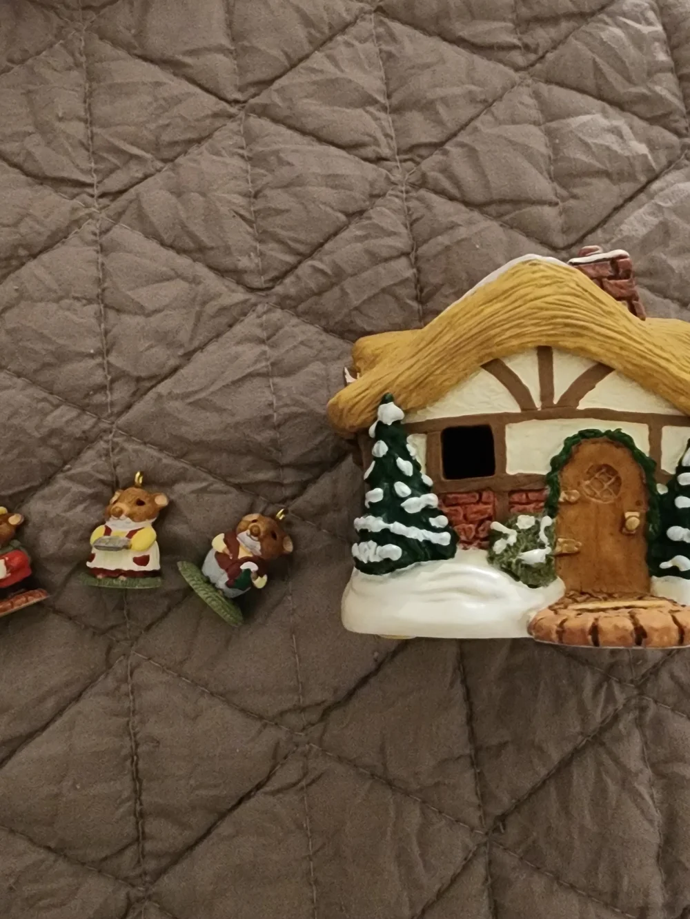 Hallmark - A Moustershire Christmas